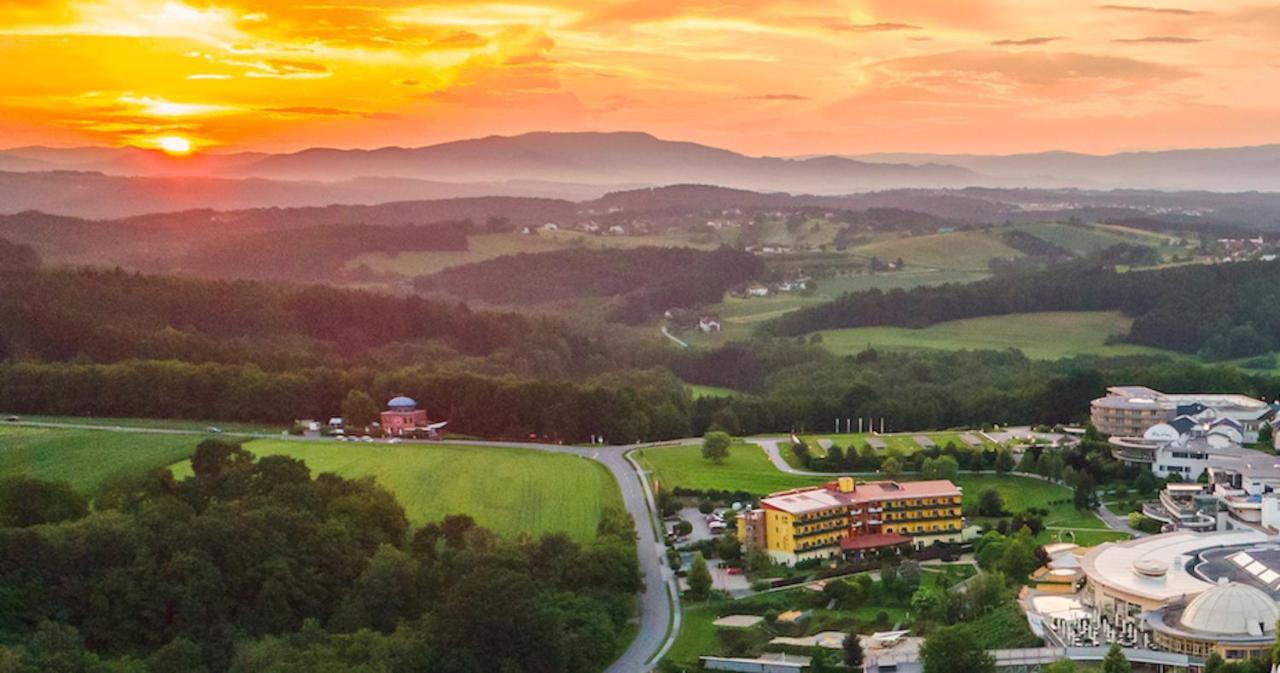 Thermenhotel Puchasplus Stegersbach Buitenkant foto